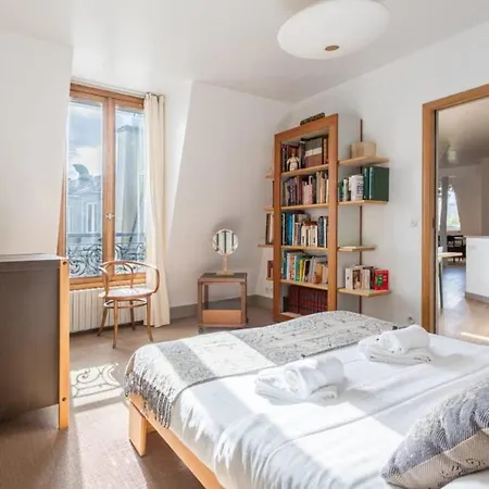 Amazing Flat In Central By Guestready